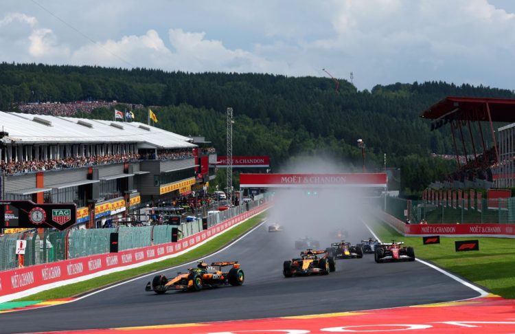 FORMULA 1/ Piastri bën gjithçka mire pas kaosit në start, triumfi në pistën legjendare të SPA e shkëput në kreun e renditjes. Reagon edhe Ferrari