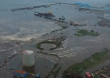 Paqësori nuk gjen qetësi, valët e para të tsunamit po arrijnë në Kaliforni