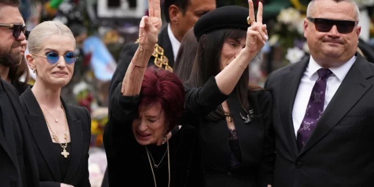 Gjesti prekës i Sharon Osbourne në “lamtumirën” e saj të fundit ndaj Ozzy