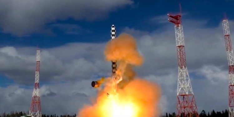 Çfarë duhet të bëni brenda 10 minutave të para të një sulmi bërthamor, udhëzues i detajuar për 48-orë