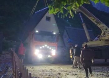 Natë e zhurmshme për Thethin, 120 ndërtime në plan për t’u shembur, reagon Kisha Katolike