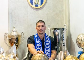 Tirana nuk ndalet në merkato, bardheblutë prezantojnë mbrojtësin grek