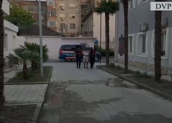 Në kërkim ndërkombëtar për vrasje dhe armëmbajtje pa leje, arrestohet 45-vjeçari në Vlorë