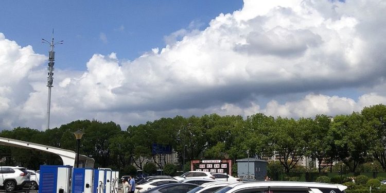 Rritet prodhimi i automjeteve me energji të re