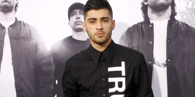 Zayn Malik pretendon se ka marrë sjellje raciste nga anëtarët e One Direction