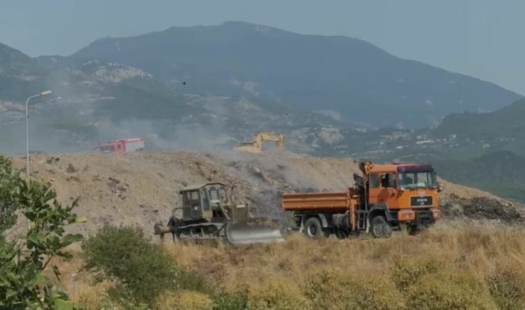 Pas pesë ditësh në përballje të vazhdueshme me flakët, shuhet zjarri te mbetjet në Elbasan