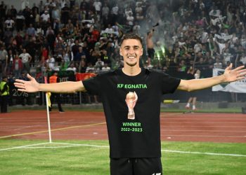 Refuzoi “bigët” e Superiores, Zejnullai prezantohet tek Shkëndija (VIDEO)