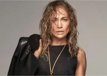 Reagimi i habitshëm i Jennifer Lopez kur iu mohua hyrja në një dyqan Chanel