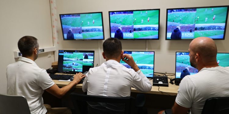 Qendra e re e sistemit VAR në “Shtëpinë e Futbollit”, Sektori i Arbitrimit zhvillon trajnim për zyrtarët e “Abissnet Superiore” & Kategorisë së Parë