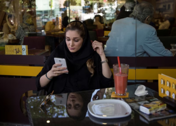 “Fol mirë, ose…”, Irani bllokon kartat telefonike të “zërave kundërshtues”