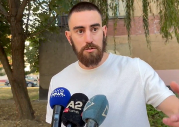 “Çekiçi” që theu xhamat e bashkisë: Rama më sulmoi lagjen, nuk pendohem!