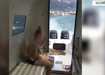 Iu rrezikua jeta, shpëtohen 3 pushues në Vlorë