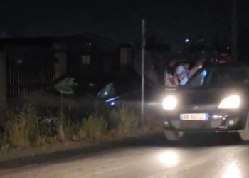 Aksident në Fier–Levan, përplasen “kokë më kokë” dy makina