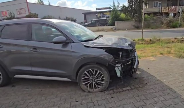 Aksidenti, makina përplaset te shtylla e tensionit