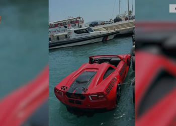 Bllokohen 35 mjete lundruese nga Komani në Ksamil, mes tyre një “Lamborghini” i kthyer në skaf