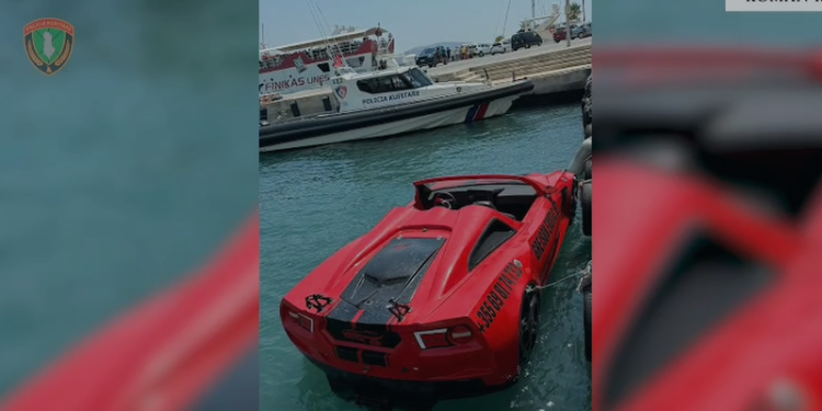 Bllokohen 35 mjete lundruese nga Komani në Ksamil, mes tyre një “Lamborghini” i kthyer në skaf