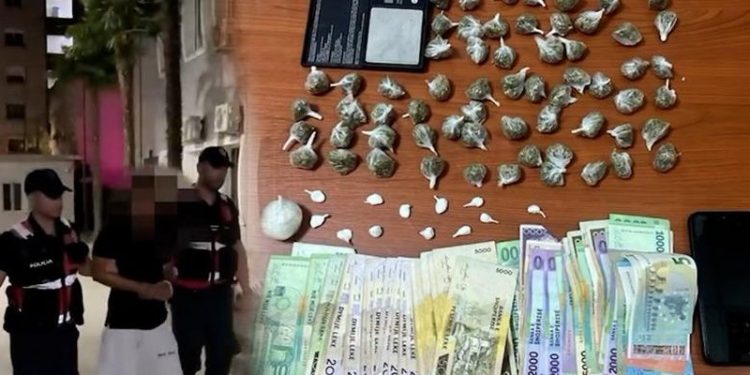Himarë, arrestohet shpërndarësi i kokainës në plazhin e Livadhit