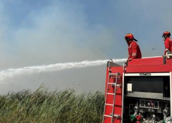 Zjarr pranë stacionit të ujësjellësit në Gjirokastër