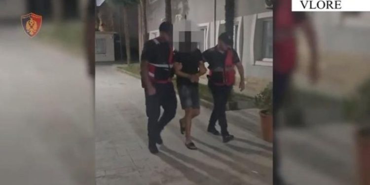 Plagosi dy persona me thikë në Palasë, arrestohet pas një viti 35-vjeçari nga Orikumi