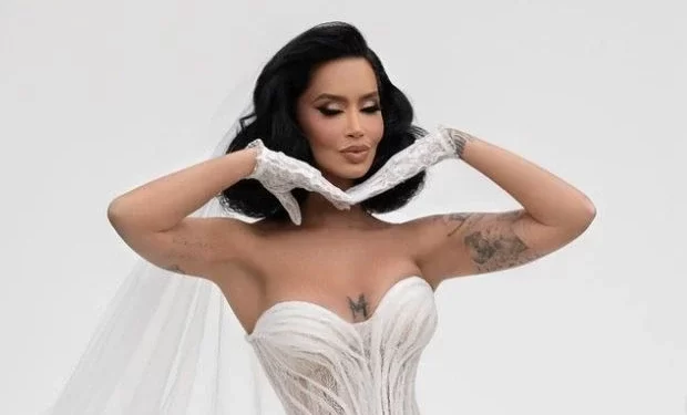 Dafina Zeqiri, koncert pas lindjes? Fotoja që ndezi dyshimet