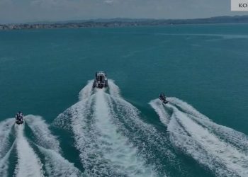 Rrezikonin pushuesit, 20 mjete të bllokuara nga Velipoja në Ksamil (VIDEO)