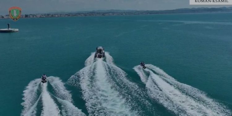 Rrezikonin pushuesit, 20 mjete të bllokuara nga Velipoja në Ksamil (VIDEO)