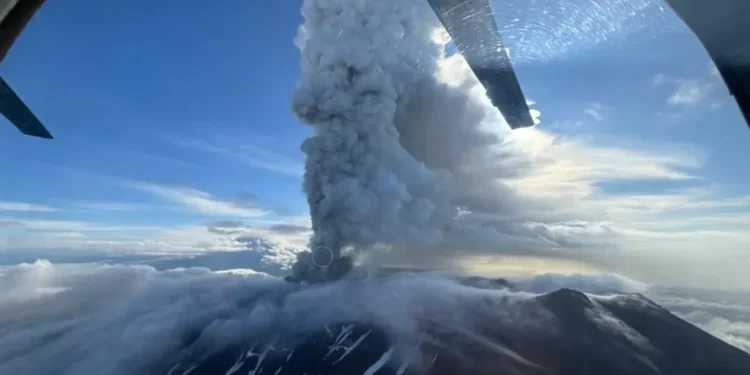 VIDEO / Shpërthen vullkani rus për herë të parë pas më shumë se 500 vjetësh