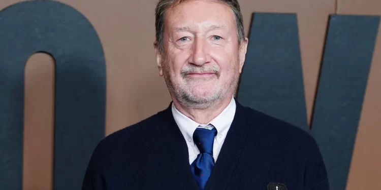 Krijuesi i Peaky Blinders do të shkruajë skenarin për filmin e ardhshëm të James Bond