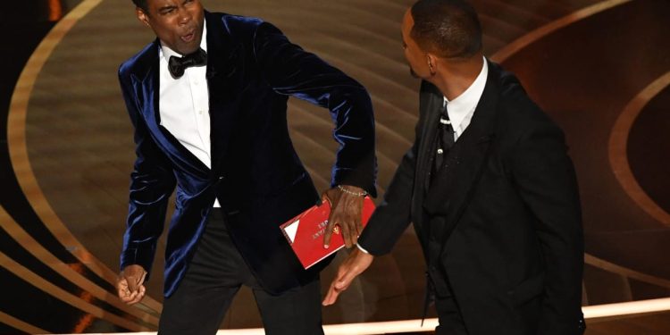 Will Smith flet për herë të parë pas goditjes ndaj Chris Rock në Oscars!