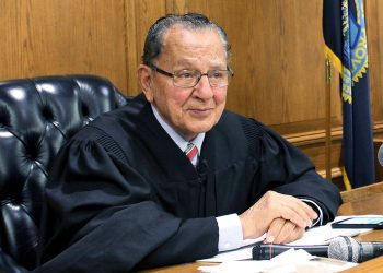 Ndahet nga jeta gjyqtari i famshëm i Tik-Tok, pas betejës me kancerin