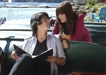 “Camp Rock 3”? Joe Jonas ngre dyshimet tek fansat