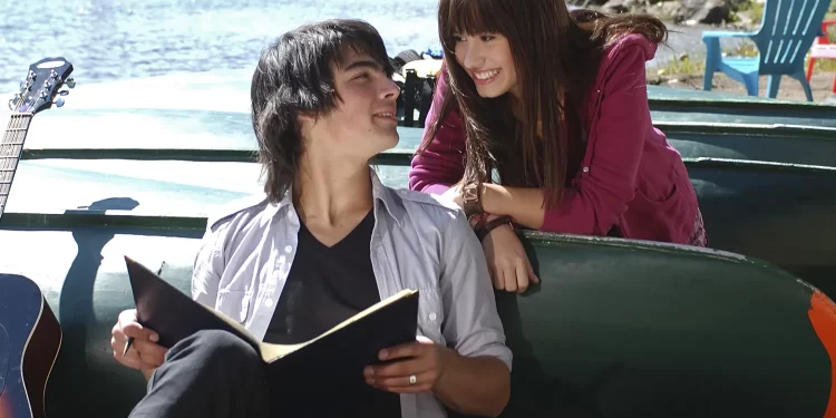 “Camp Rock 3”? Joe Jonas ngre dyshimet tek fansat