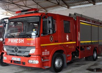 Përfshihet nga flakët lokali i këngëtarit të njohur