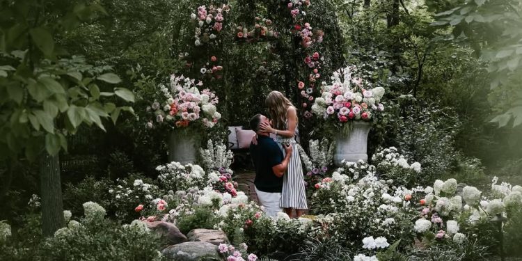 Për sa kohë Taylor Swift dhe Travis Kelce e mbajtën të fshehtë fejesën e tyre?