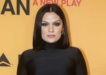 Jessie J zbulon se e pret një tjetër operacion dhe tregon planet për vitin