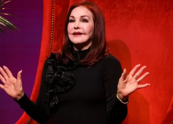 A e ndërpreu Priscilla Presley qëllimisht jetën e vajzës? Akuza të rënda nga ish-bashkëpunëtorët