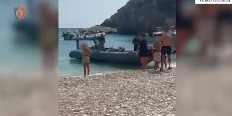 Dhërmi/ 12-vjeçari hidhet nga shkëmbi në det, plagoset në kokë