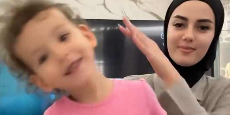 Përdorimi i fëmijëve për klikime: Një traumë që nuk fshihet me “like”