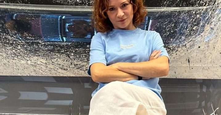 Egla Ceno ndan lajmin prekës për gjendjen shëndetësore të nënës së saj