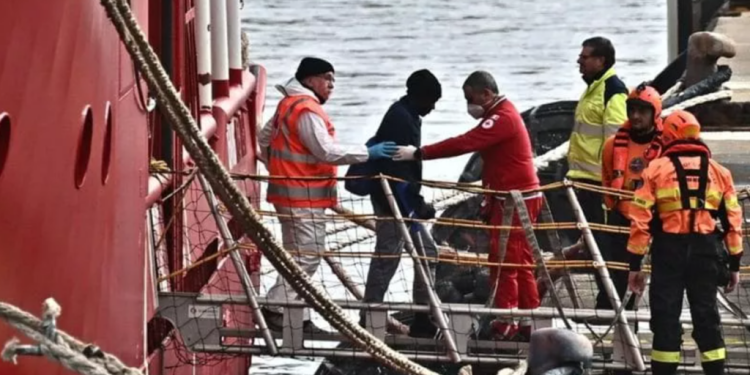 Mbytet anija me 154 emigrantë. Humbin jetën 68 persona, 74 të zhdukur