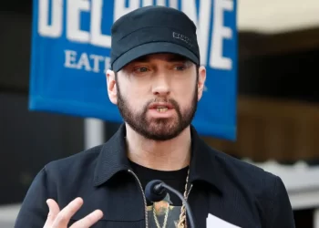 Eminem zbuloi se si vendosi të linte drogën: Isha në një rreth vicioz