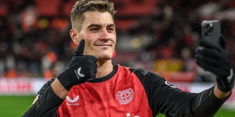 Zyrtare, Schick merr vendimin, rinovon me Leverkusen