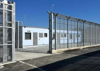 Dështimi politik dhe katastrofa ekonomike e kampeve të emigrantëve në Shqipëri