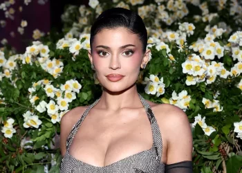 Kylie Jenner është gati për një vit të ri! Po sa vjeçe bëhet?