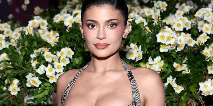 Kylie Jenner është gati për një vit të ri! Po sa vjeçe bëhet?