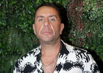 E mbyllën në spitalin psikiatrik, reagon këngëtari i njohur grek: Nuk vuaj nga asnjë sëmundje mendore!