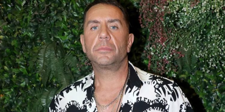 E mbyllën në spitalin psikiatrik, reagon këngëtari i njohur grek: Nuk vuaj nga asnjë sëmundje mendore!