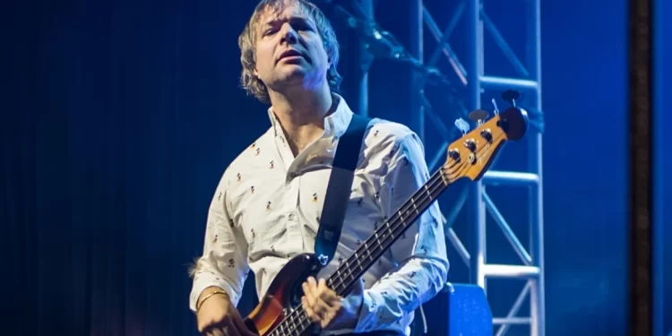 Skandal në Maroon 5: Ish-bashkëshortja e muzikantit e akuzon për abuzim me të mitura