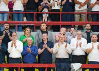 Skandal në Kumanovë! Kore anti-shqiptare gjatë ndeshjes së basketbollit, i pranishëm edhe Mickoski