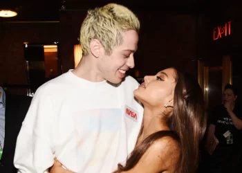“U ndjeva i ekspozuar dhe i përdorur”/ Pete Davidson për pasojat e lidhjes me Ariana Grande